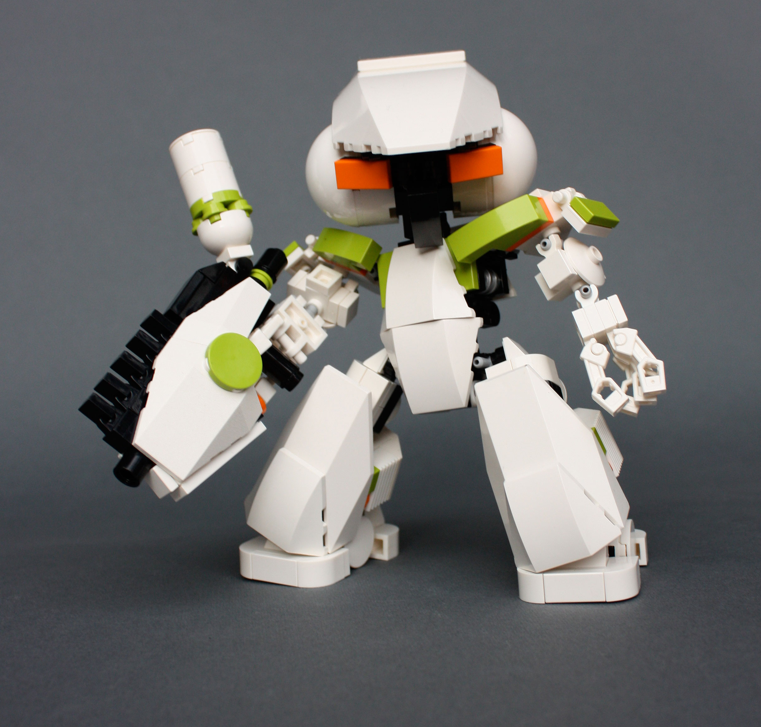 LEGO MOC - Robot Neville the little bot 01.jpg