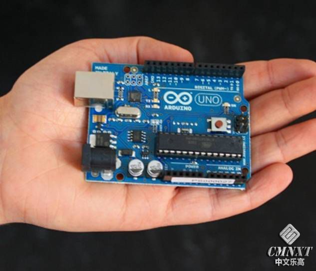 Arduino UNO.jpg